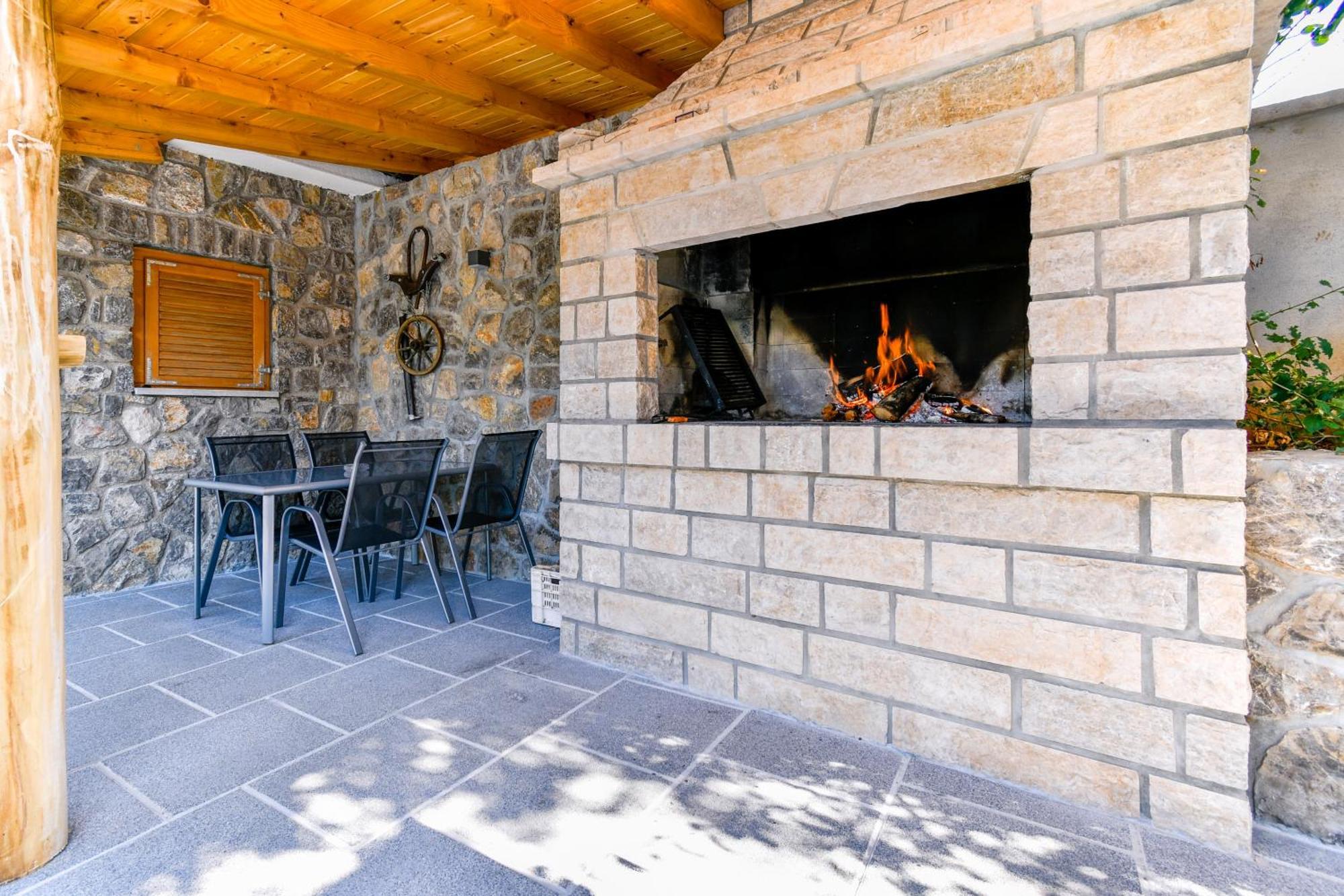 Apartman Lavanda Sa Bazenom I Okucnicom 4* Hreljin Екстер'єр фото