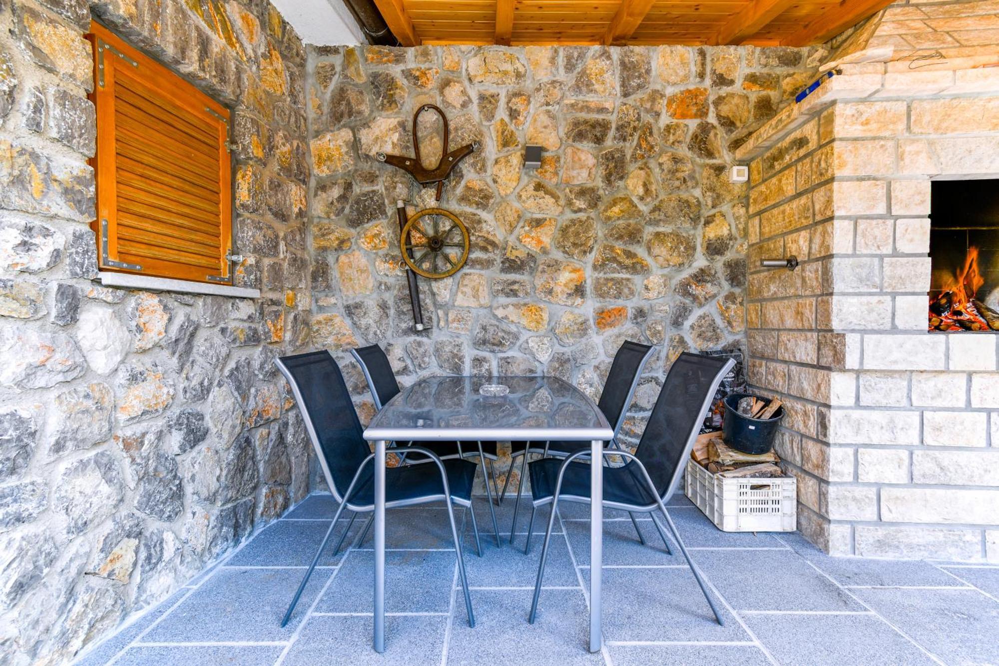 Apartman Lavanda Sa Bazenom I Okucnicom 4* Hreljin Екстер'єр фото